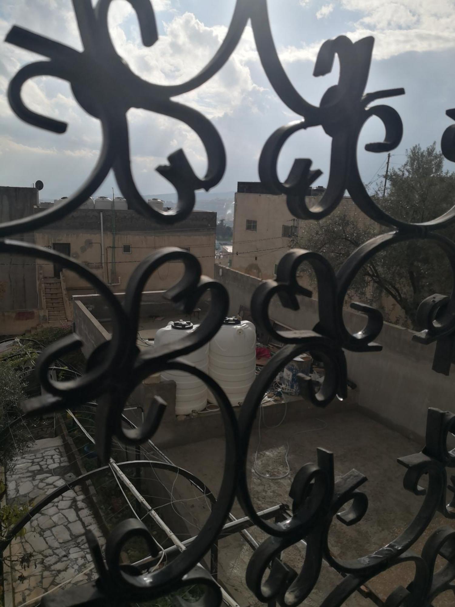 White Tulips Apartment الزنبقة البيضاء Jarash Buitenkant foto
